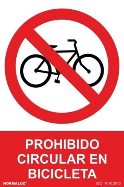 Señal "Prohibido circular en Bicicleta" Normaluz