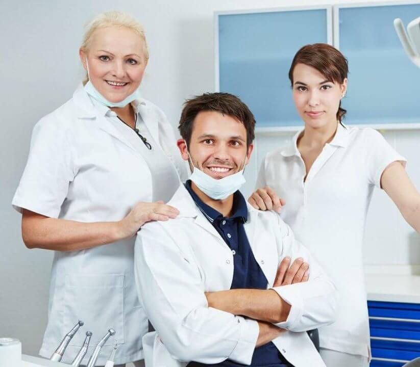 Ropa de trabajo y protección laboral de dentista