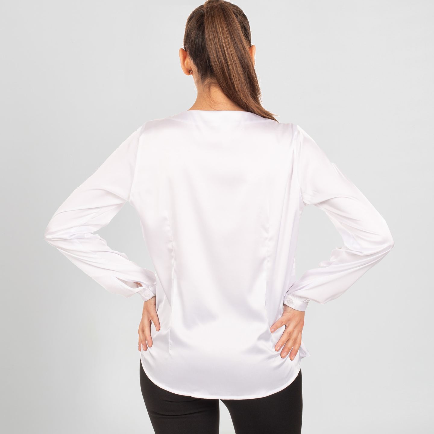 Blusa Chica Satén MLarga Cuello Redondo Garys 2437 Blanca Espalda