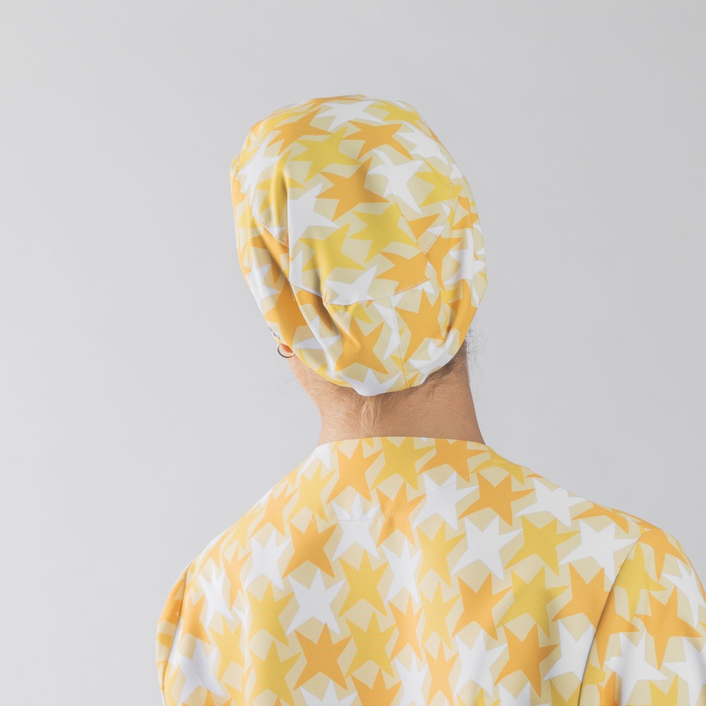 Gorro Con Goma Cirujano Agatha Gary's 400008 amarillo (2).jpg detras