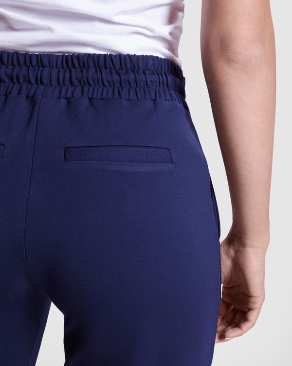 Pantalón de Mujer Elástico Roly Larisa 1170 bolsillo trasero