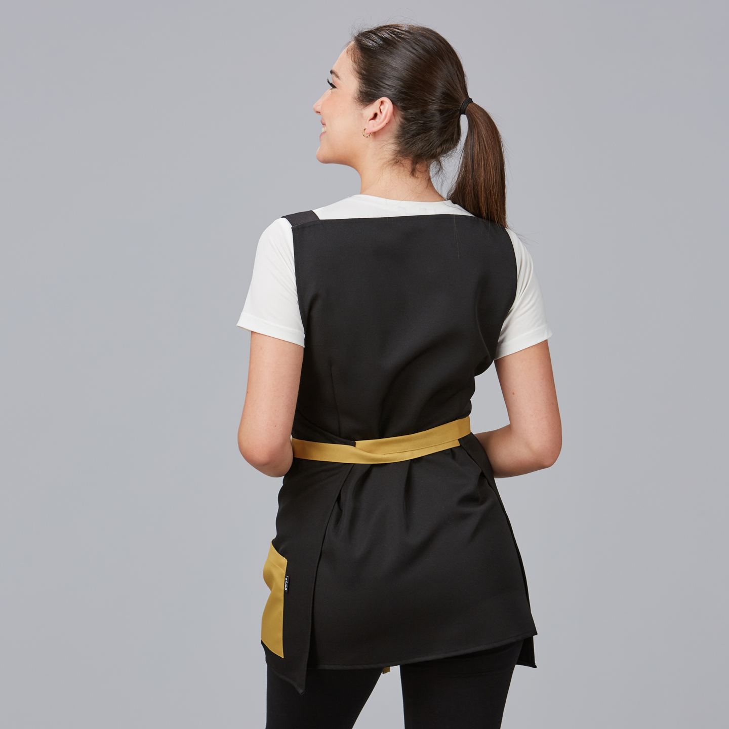 Casulla Bicolor Laboral de Chica Gary's Protea 200044 espalda modelo