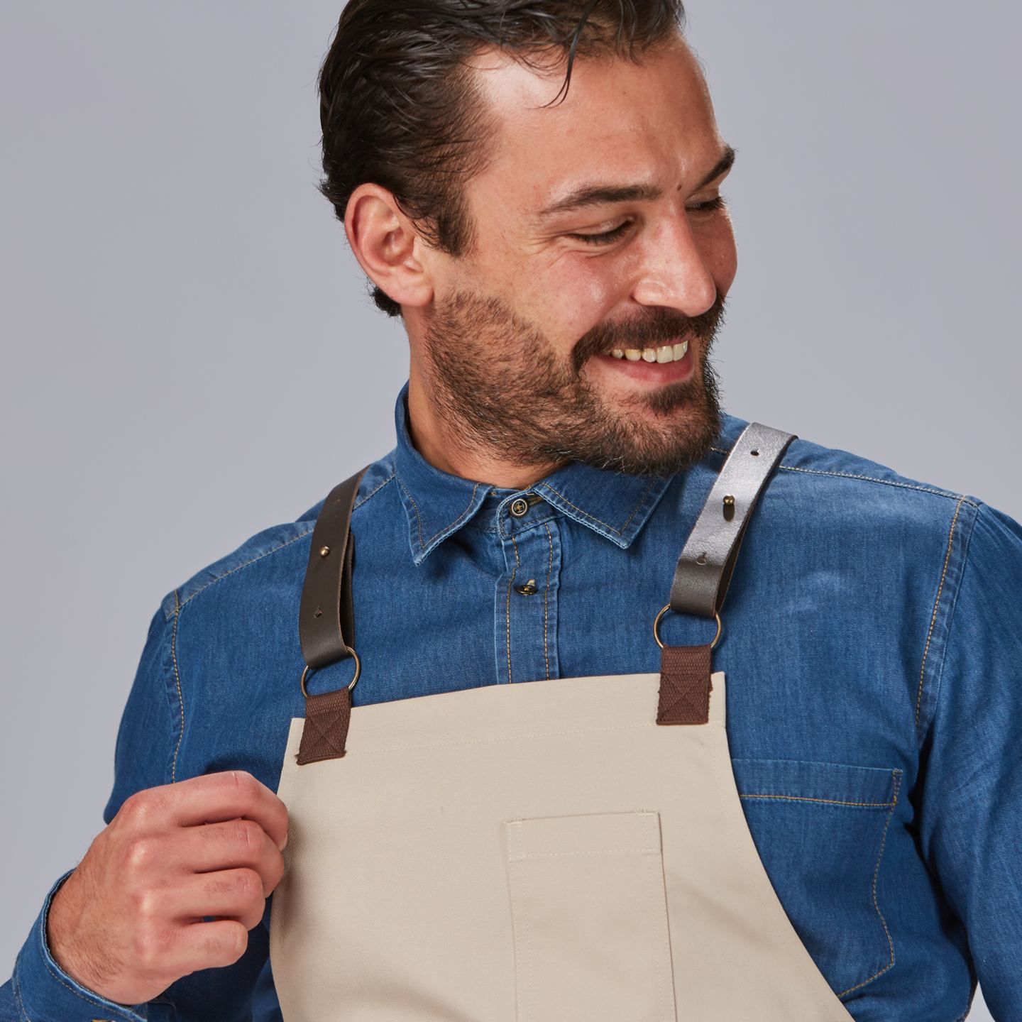 Delantal con Peto Herrajes en Piel Gary's 100031 Distinción cintas